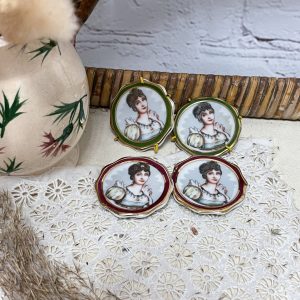 Lot de 4 coupelles ou assiettes miniatures porcelaine Limoges