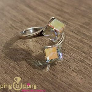 Bague SPARK « toi et moi »en Swarovski blanc « Aurore Boréale » et argent massif rhodié. cubes