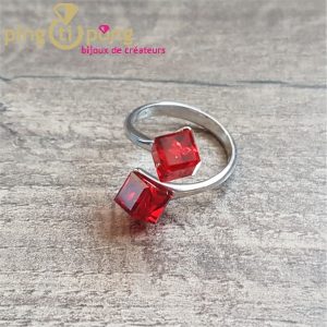 Bague « Toi et Moi » en argent 925 et cubes en cristal rouge intense