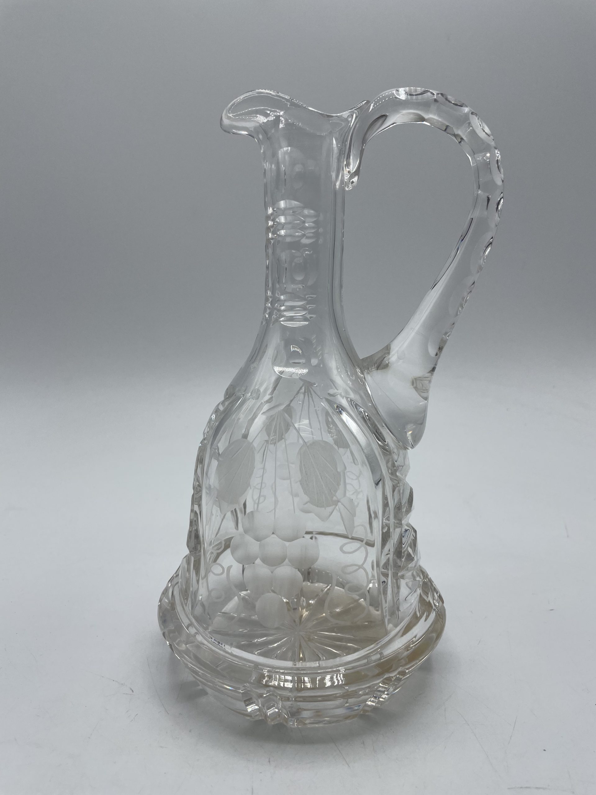 Carafe en verre taillé et ciselé grappes raisin – Image 2