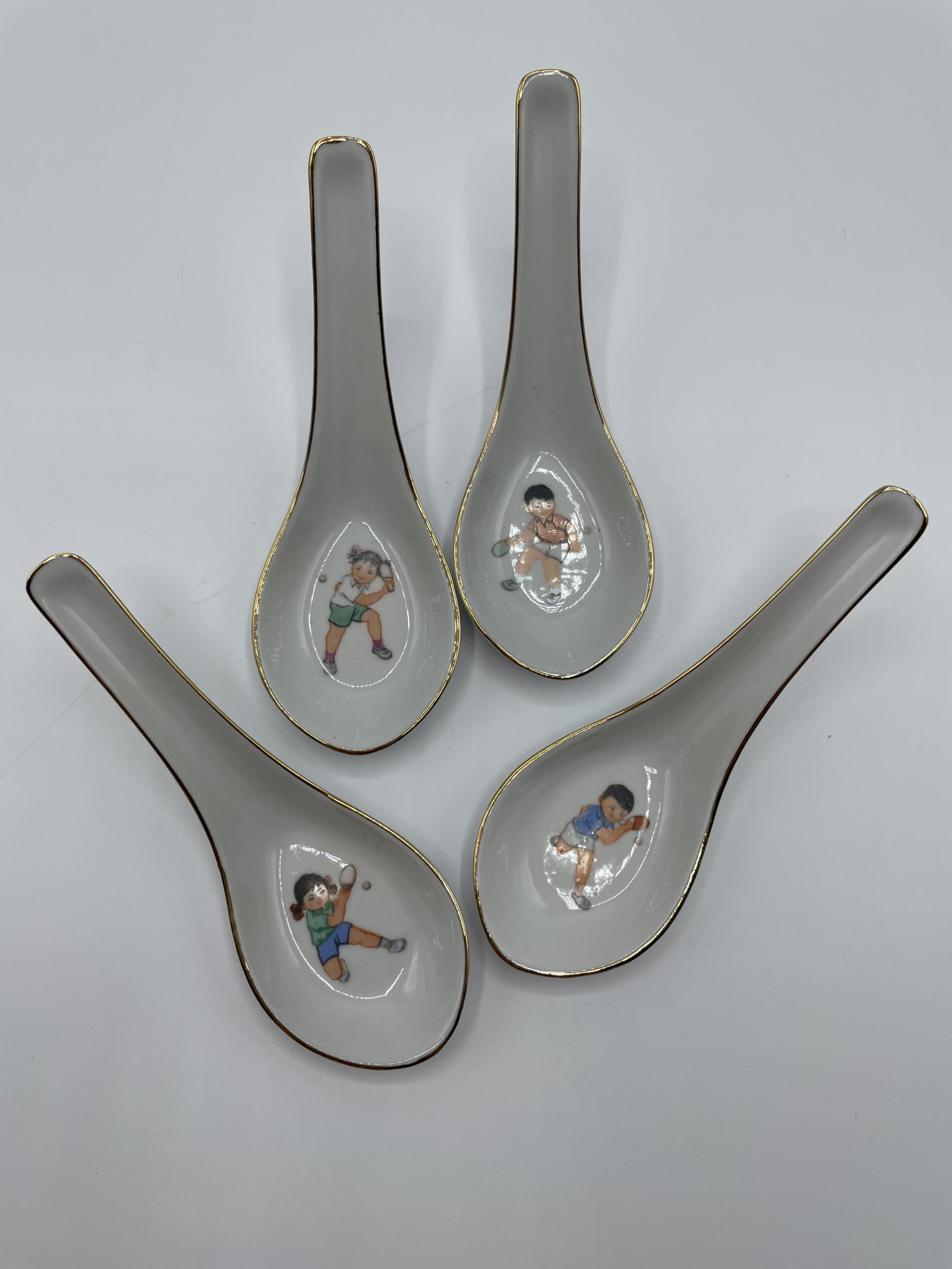 Lot de 4 cuillères à soupe chinoises pongistes