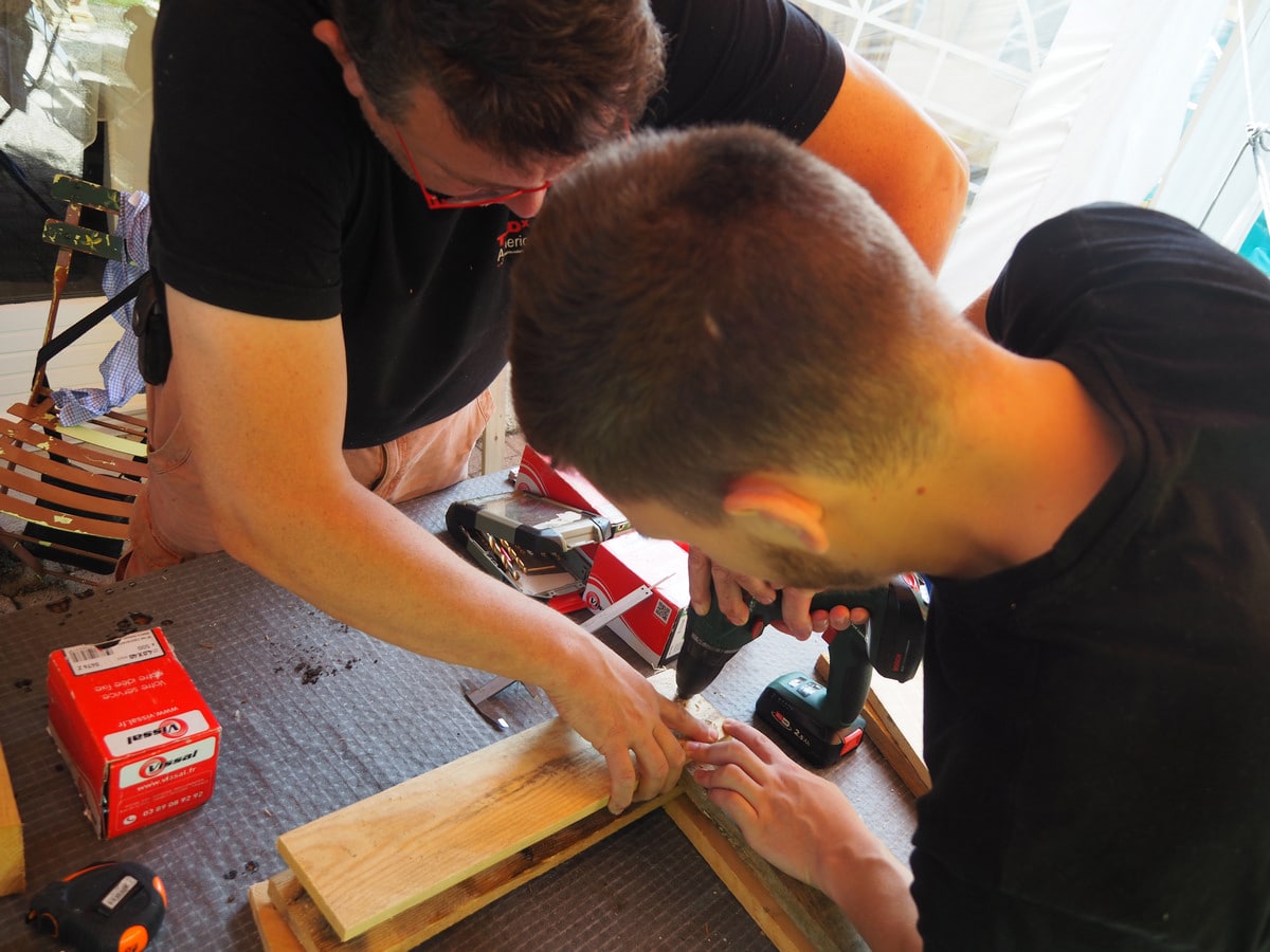 Upcyclez des palettes en bois en les transformant en chaises