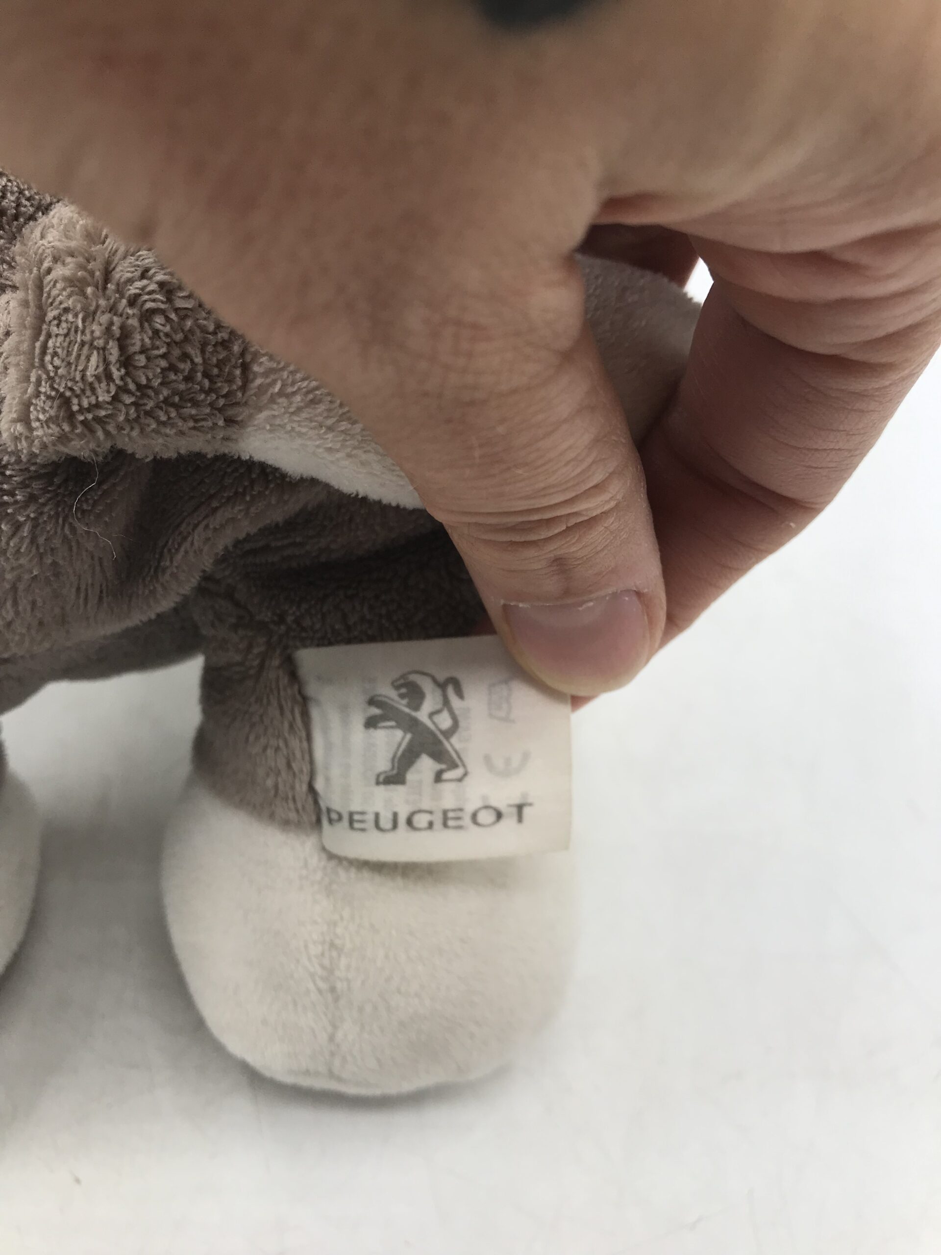 LEO la peluche collector Peugeot – Image 3