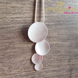 Collier en argent brossé « paraboles » de KELIM Design