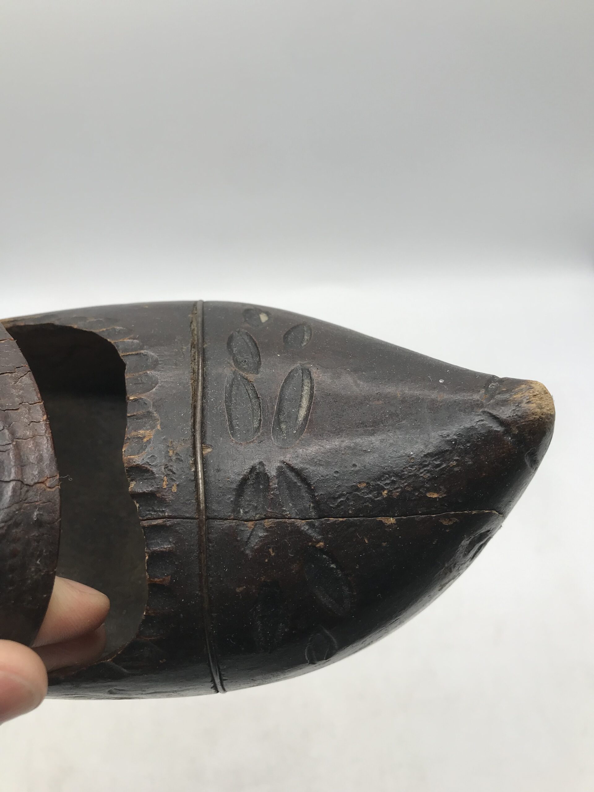 Anciens sabots en bois – Image 2