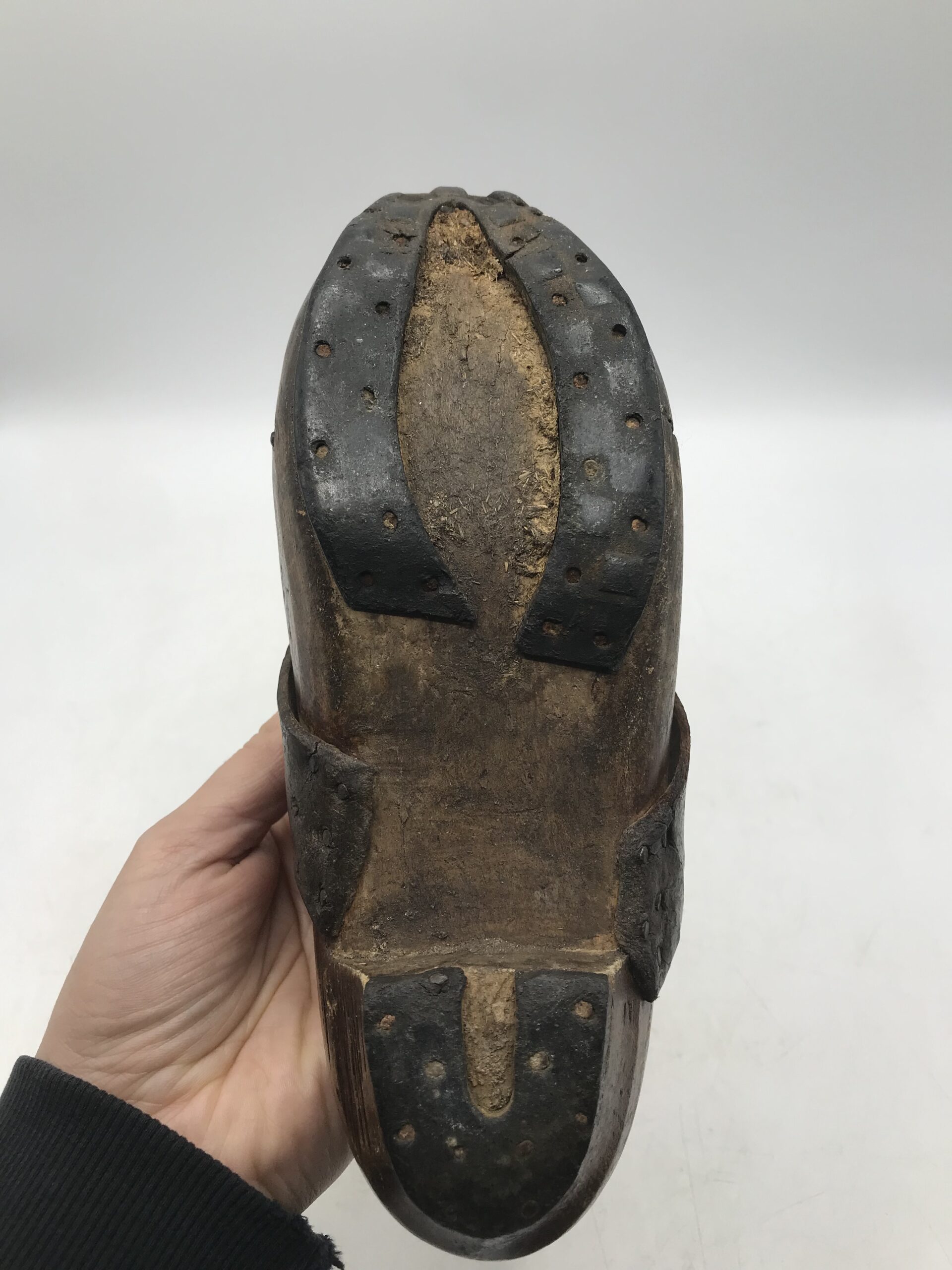 Anciens sabots en bois – Image 4