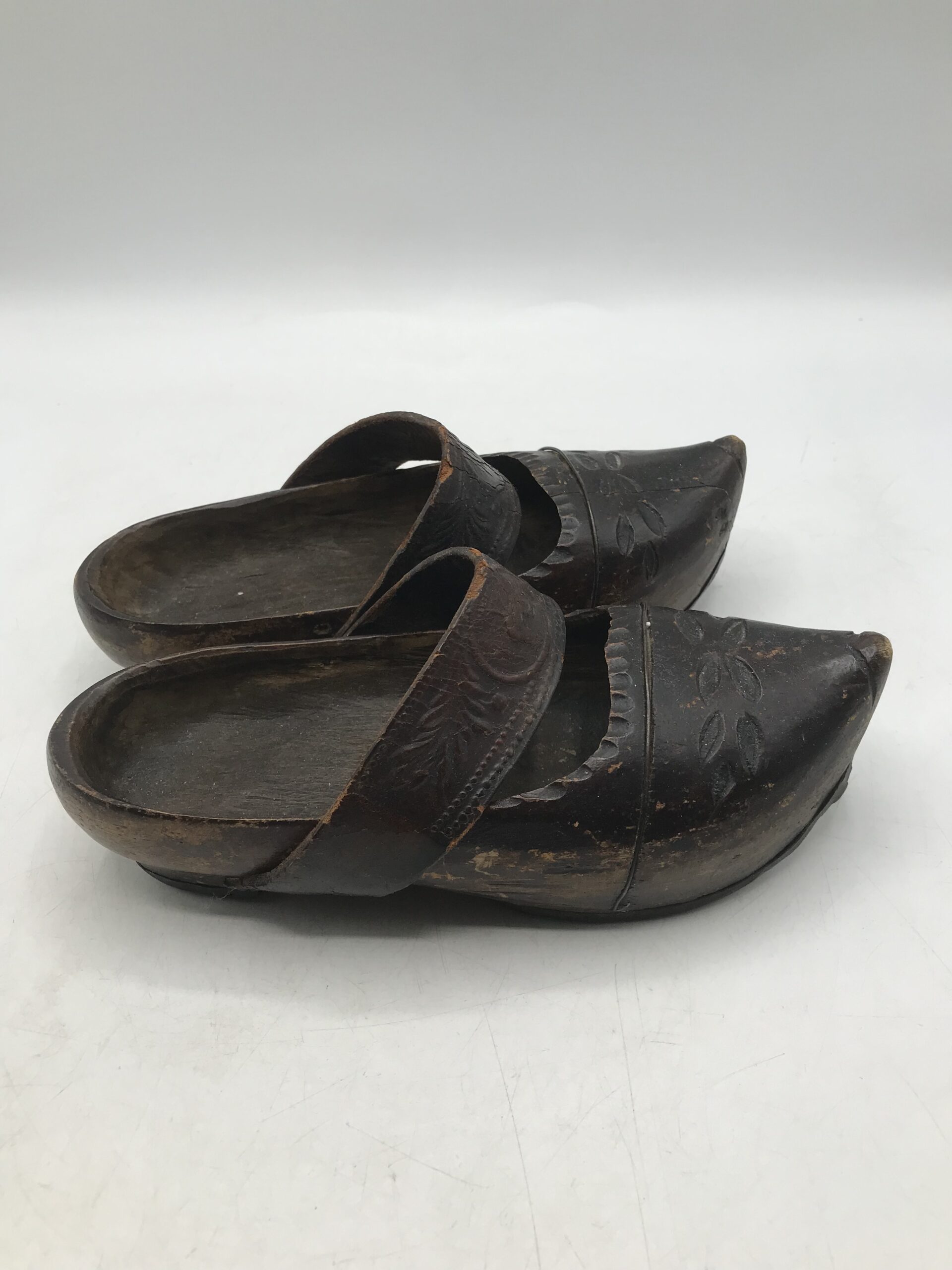 Anciens sabots en bois – Image 5