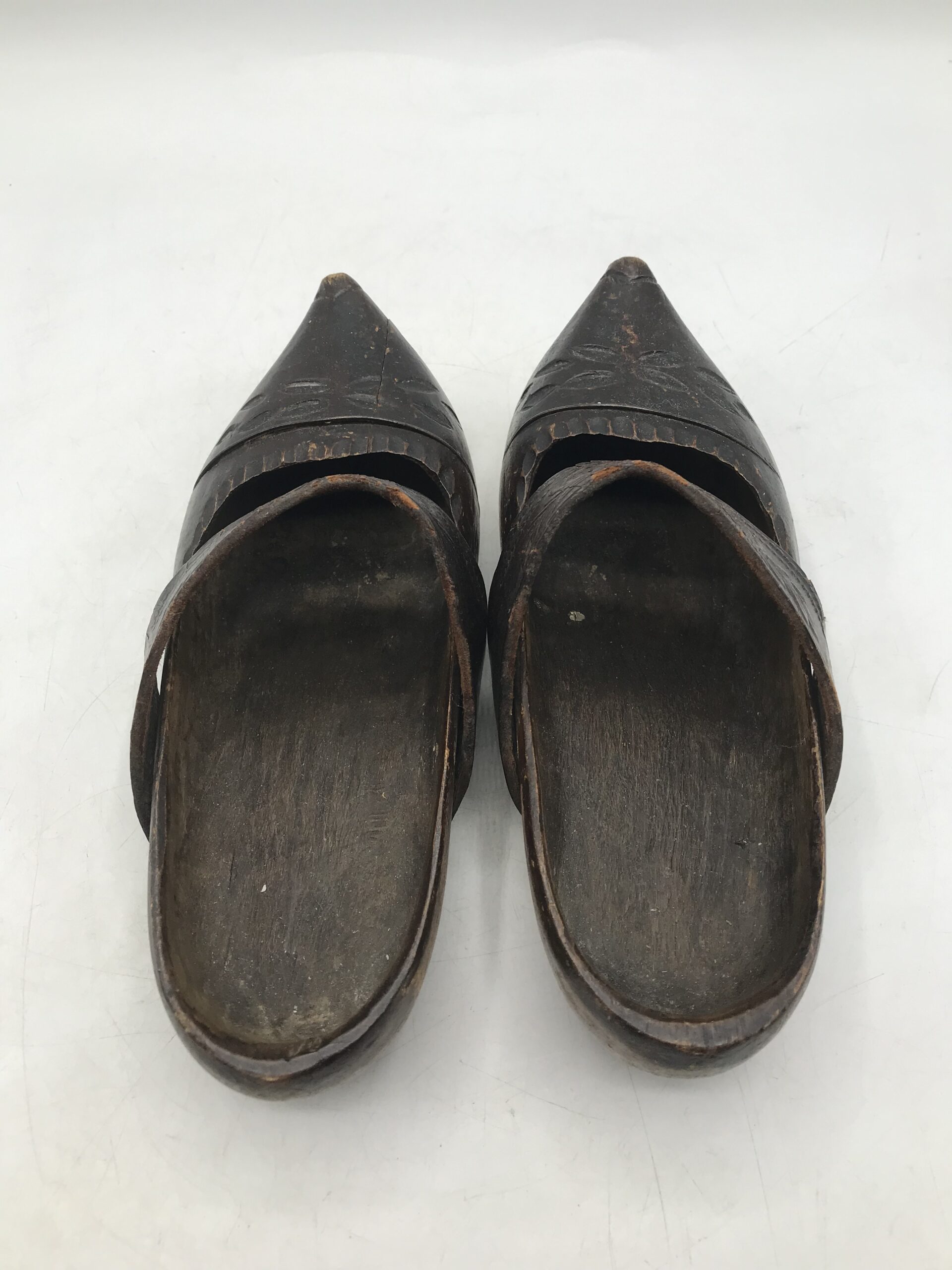 Anciens sabots en bois – Image 6