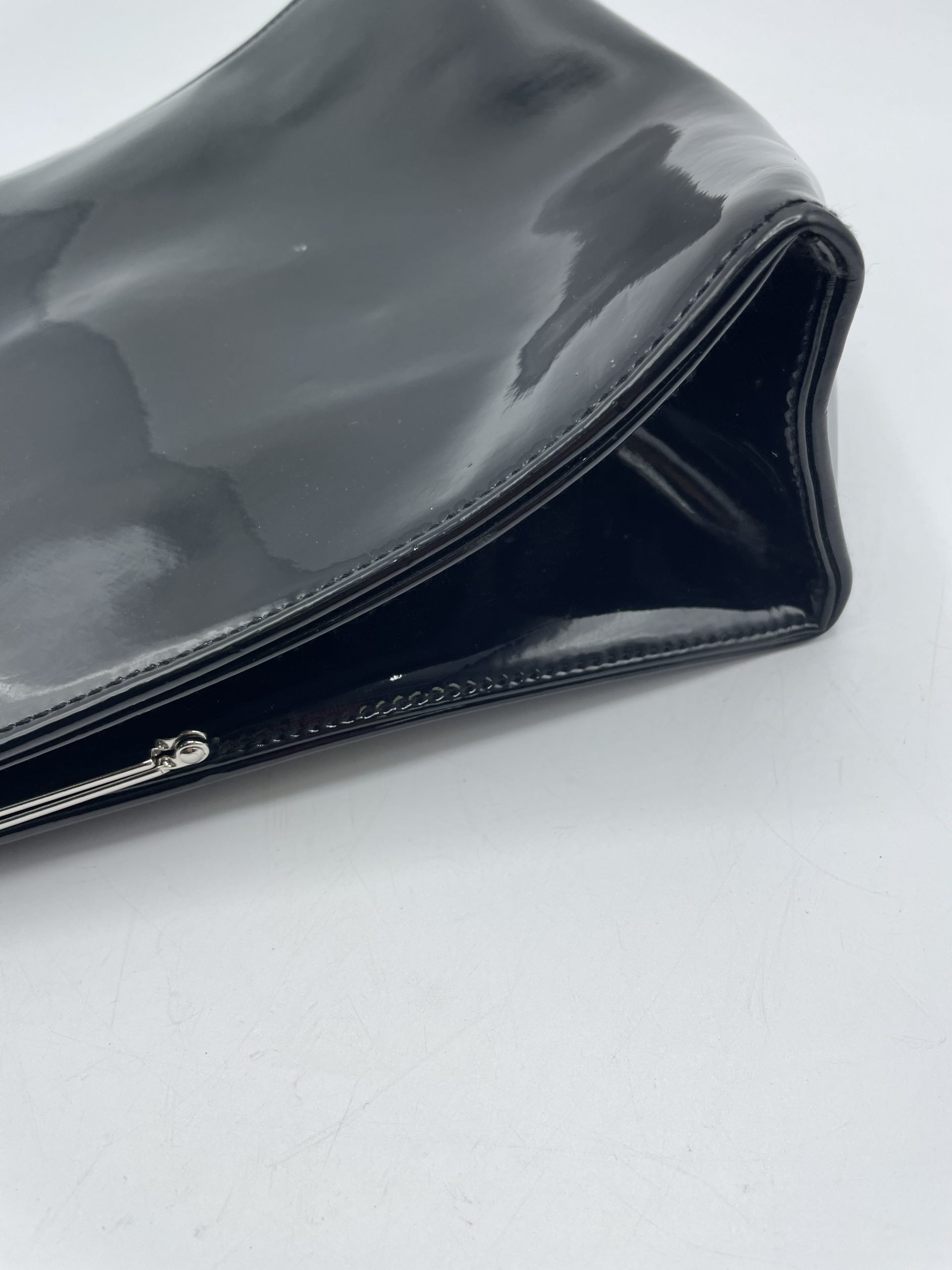 Sac à main vintage Sequoia en vinyle noir – Image 9