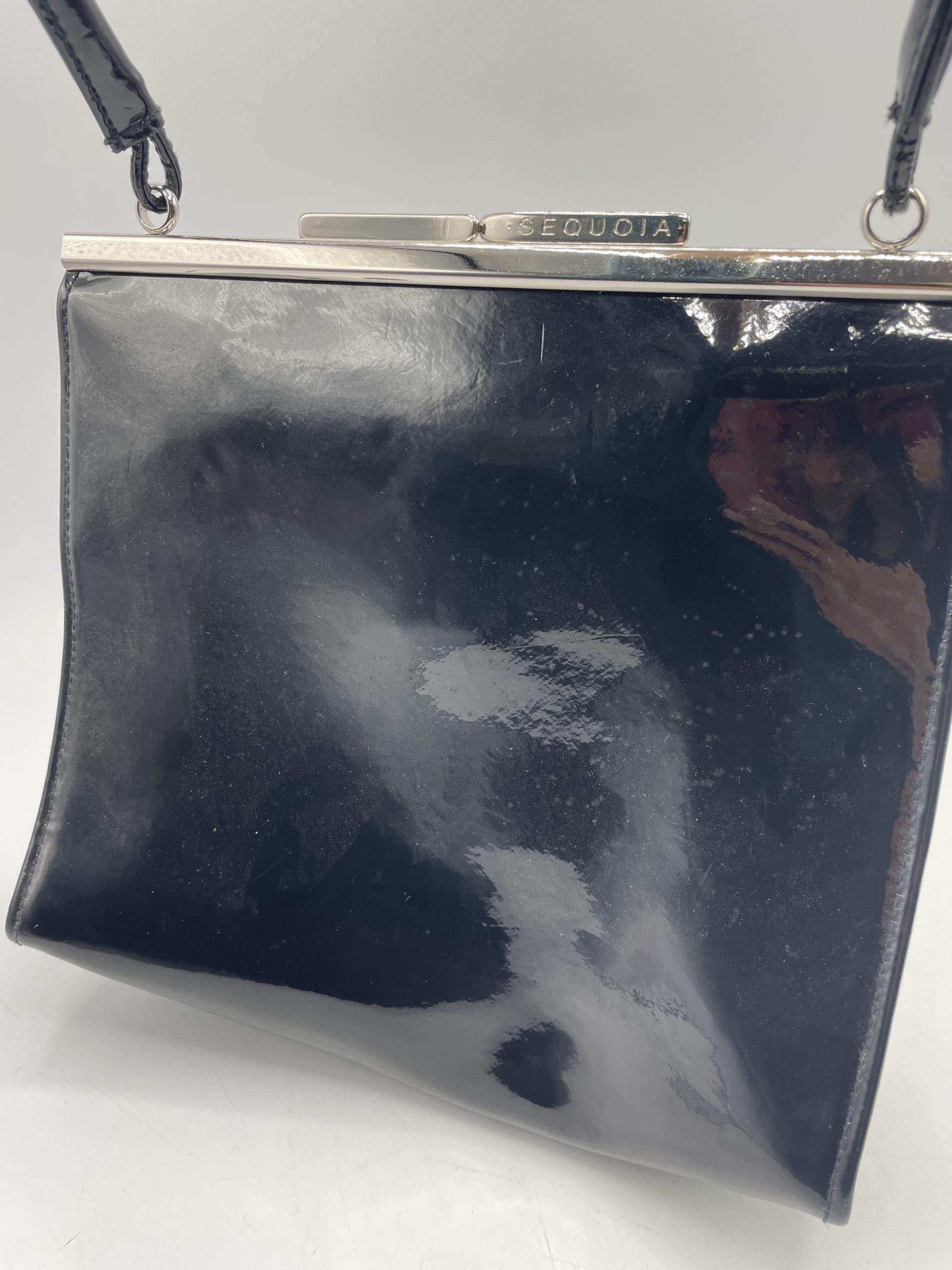 Sac à main vintage Sequoia en vinyle noir – Image 7