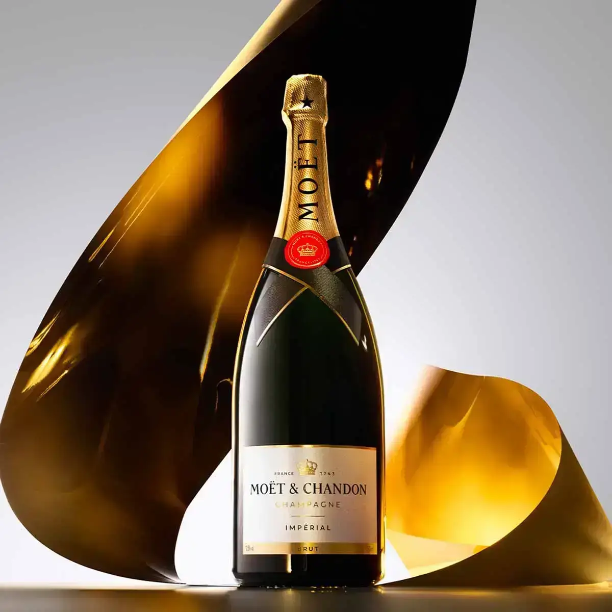 Moët & Chandon Brut Imperial Bouteille avec étui – Image 2